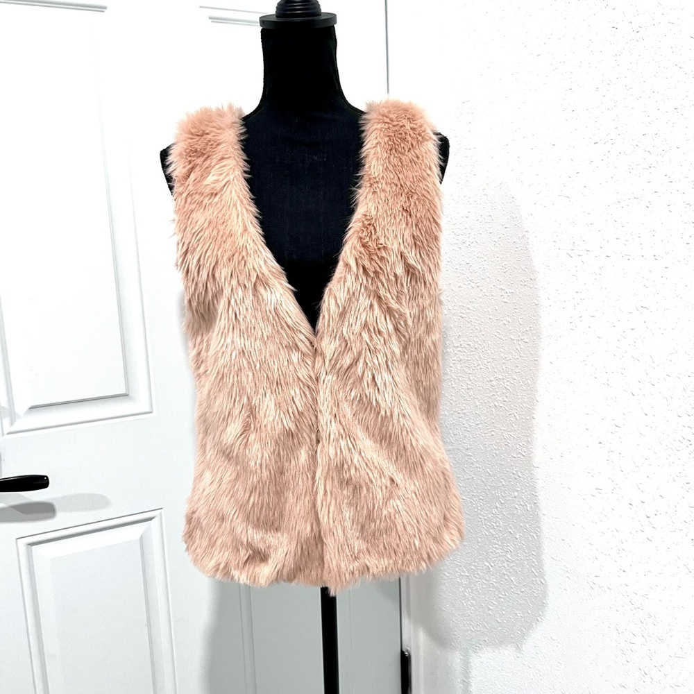 Papaya Faux‎ Fur Vest in Blush Pink M
